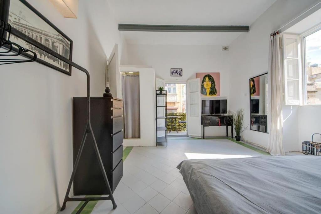 Traditional Maltese Town House In Floriana المظهر الخارجي الصورة